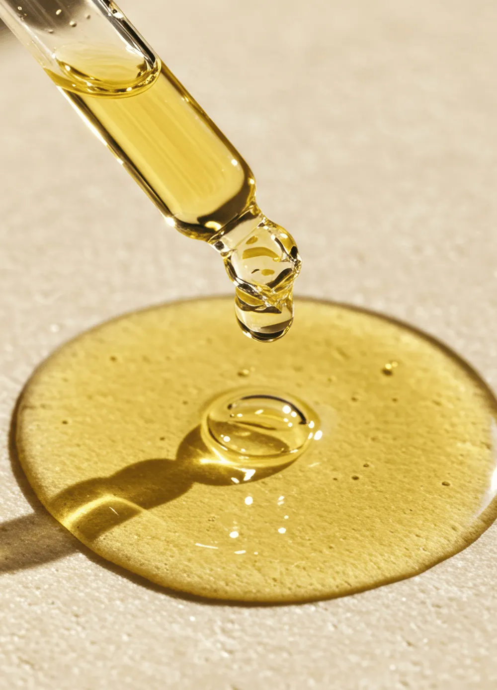 Huile de CBD vs. Huile essentielle : comment les différencier ? — illustration